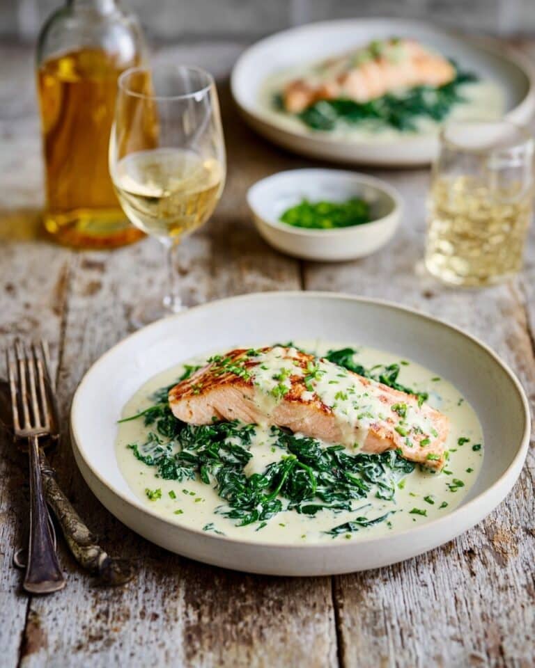Salmon & Spinach with Tartare Cream Recipe